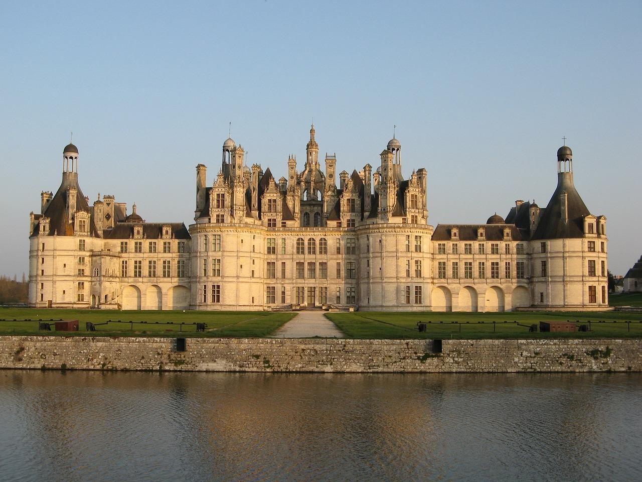 Loire Valley Day Trip: Blois, Chambord, Wine - cover photo