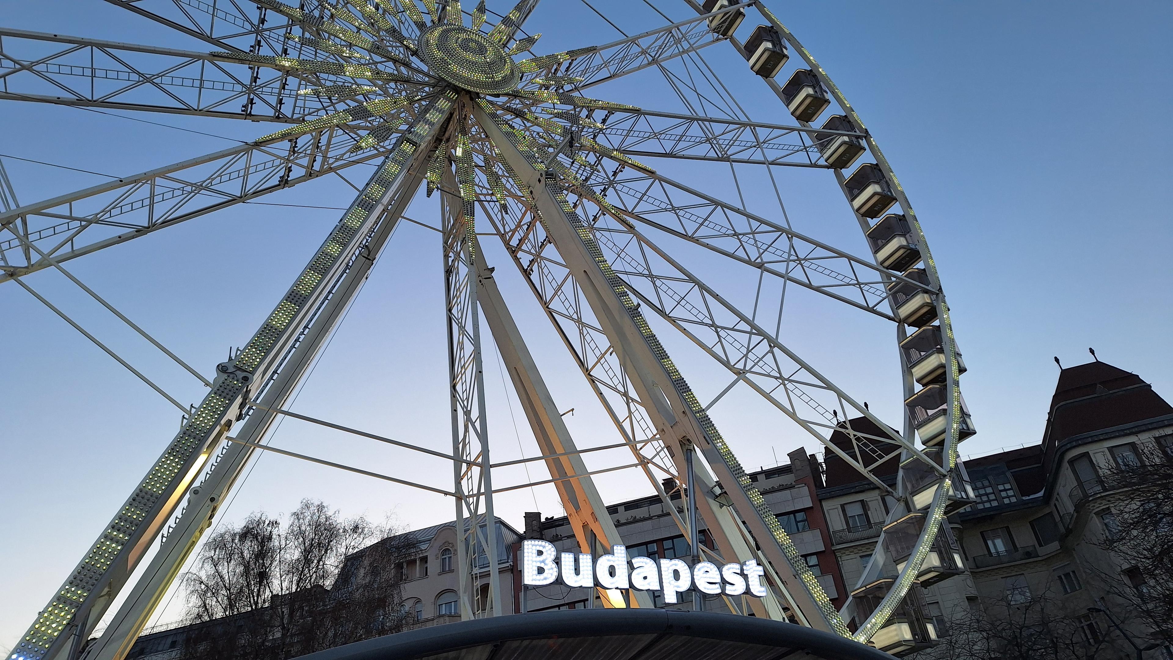 Budapest Sightseeing Day and Night | Private Car Tour With Air Conditioned Electric Car | English or German - photo 5