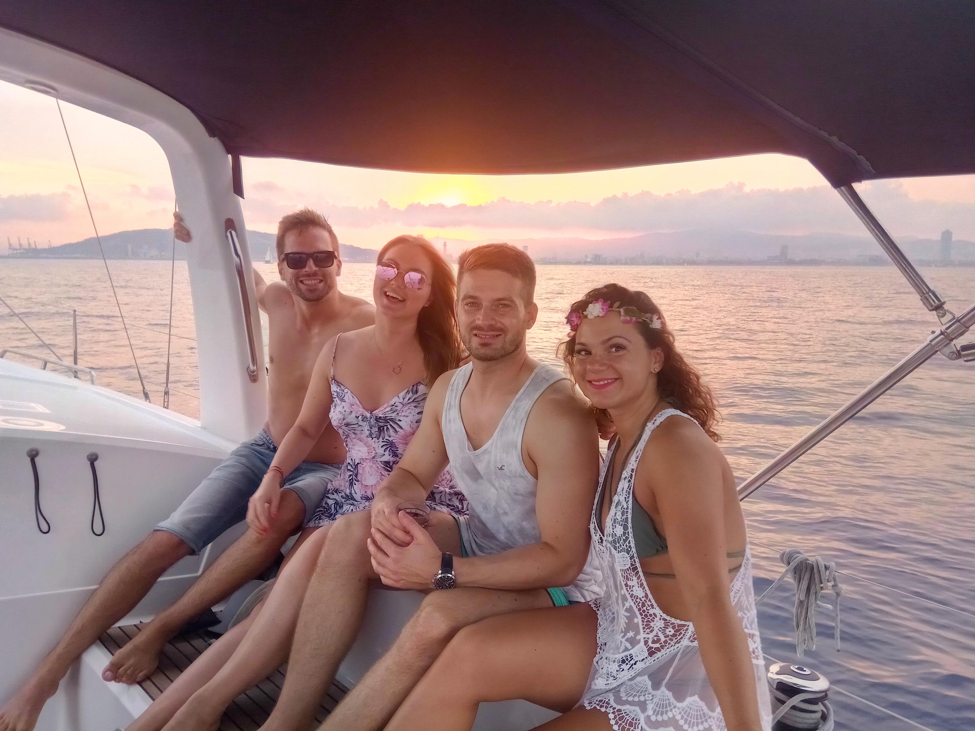 Barcelona Sensational Sunset Tour with Open Bar & Tapas - cover photo
