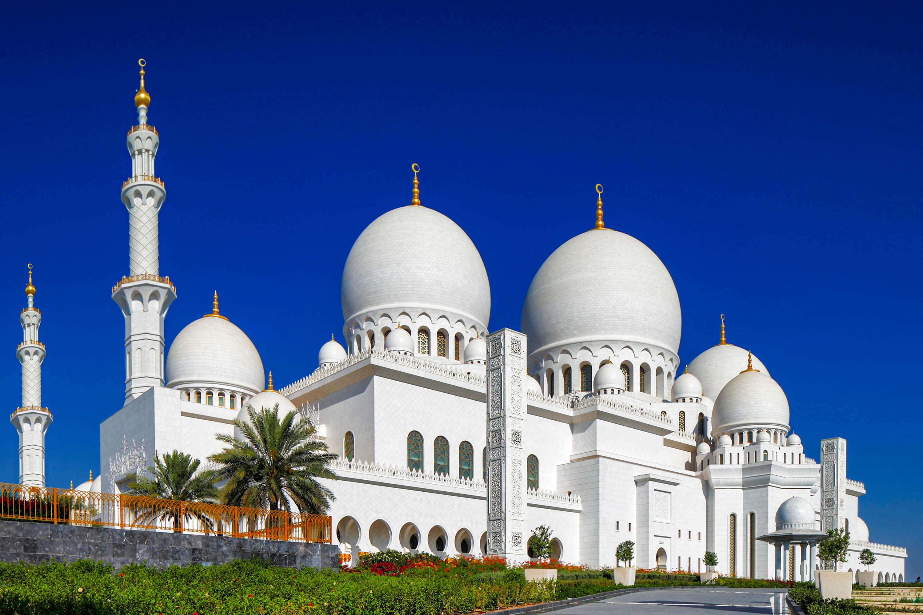 Abu Dhabi, Sheikh Zayed Grand Mosque: Self-Guided Tour - photo 3