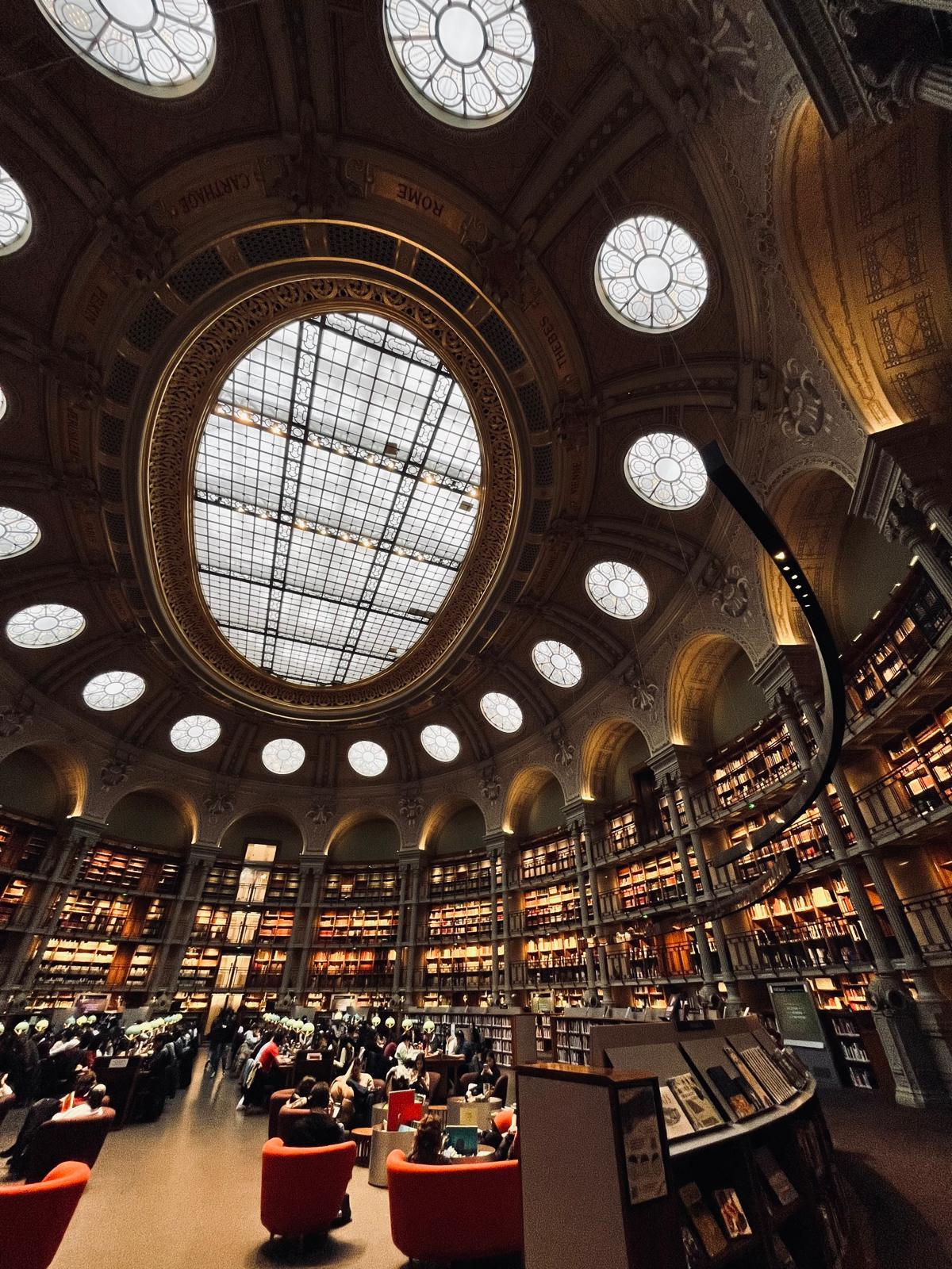 Paris Secret Covered Passages & BNF Oval Room Walking Tour - photo 2