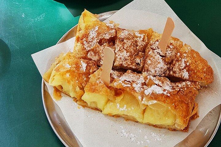 Traditional breakfast in markets with olive oil and honey tasting - photo 4