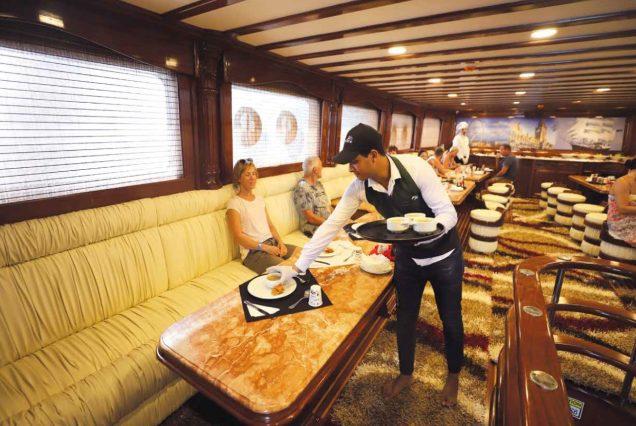 Elite VIP Cruise with BBQ buffet lunch Hurghada - photo 2
