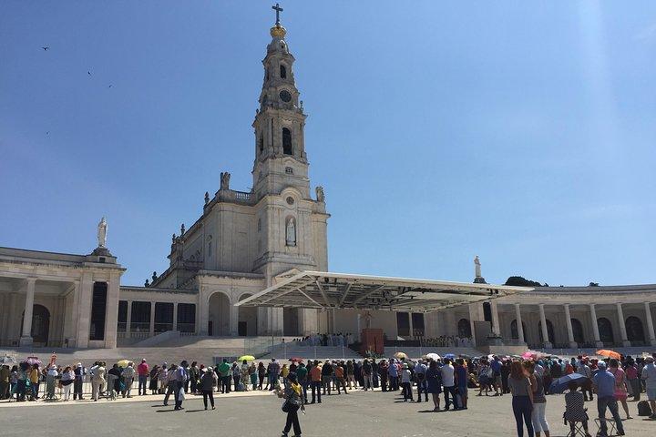 Private Full Day Tour To Fatima, Batalha, Nazaré and Óbidos - photo 4