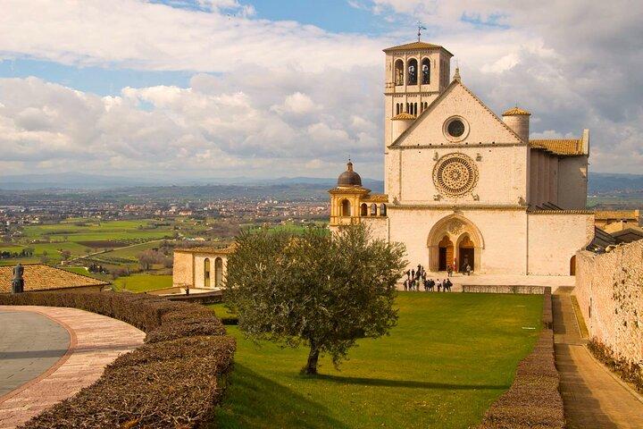 Assisi from Rome - Private Day Tour with Luxury Car - cover photo