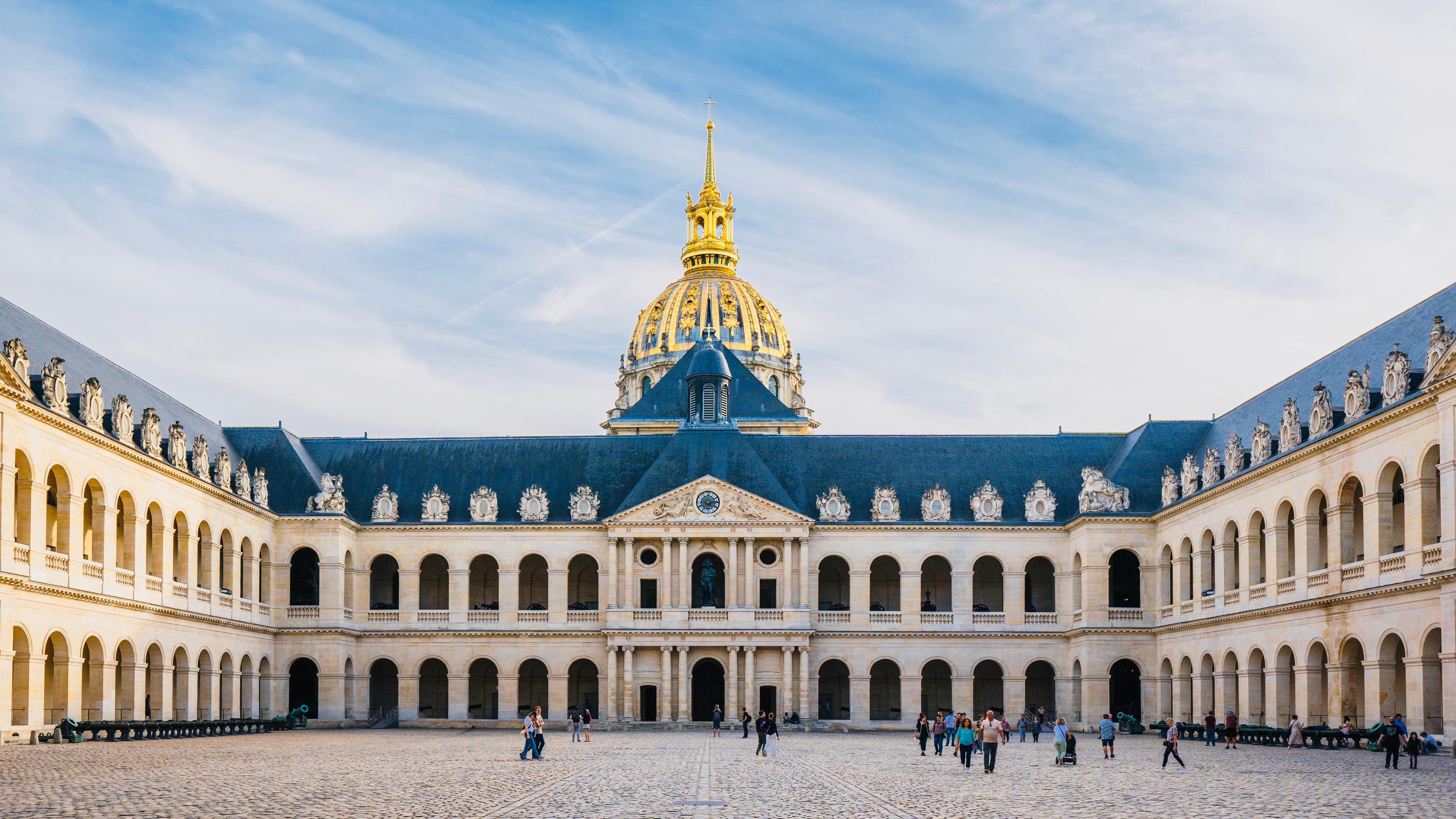 Paris: Napoleon's Tomb & Les Invalides Small Group Tour - photo 3