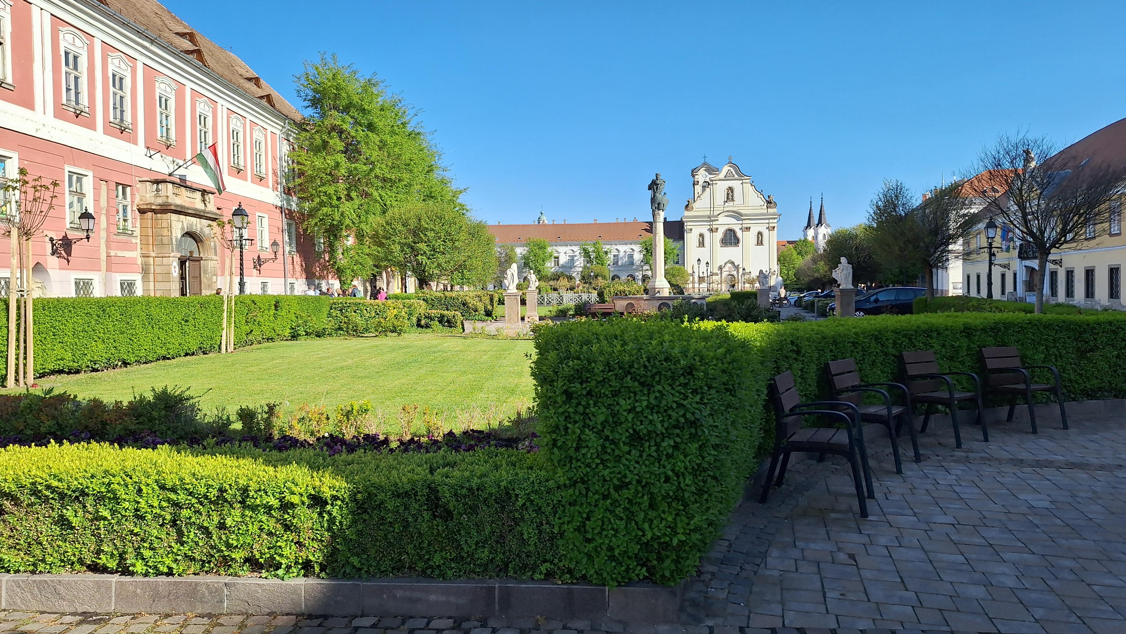  4-Hour Baroque Danube Elegance | Budapest-Vác | Private Chauffeur Experience - photo 4