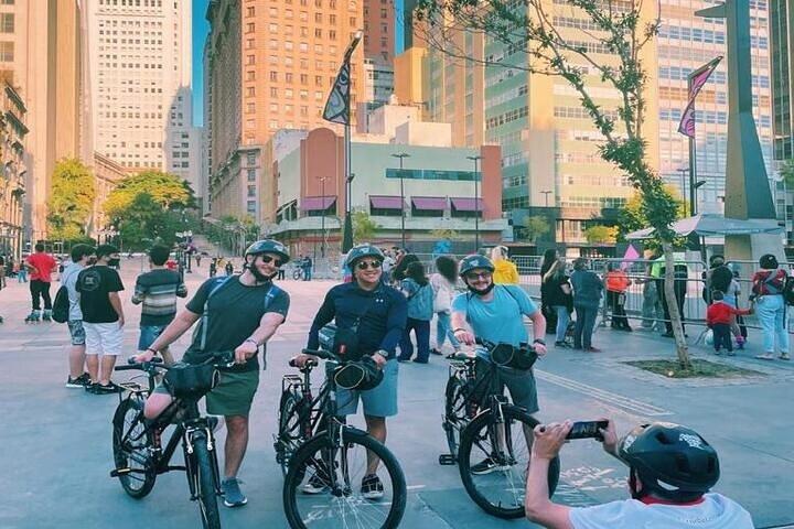 São Paulo Bike Tour: Avenida Paulista and Historic Downtown - photo 2