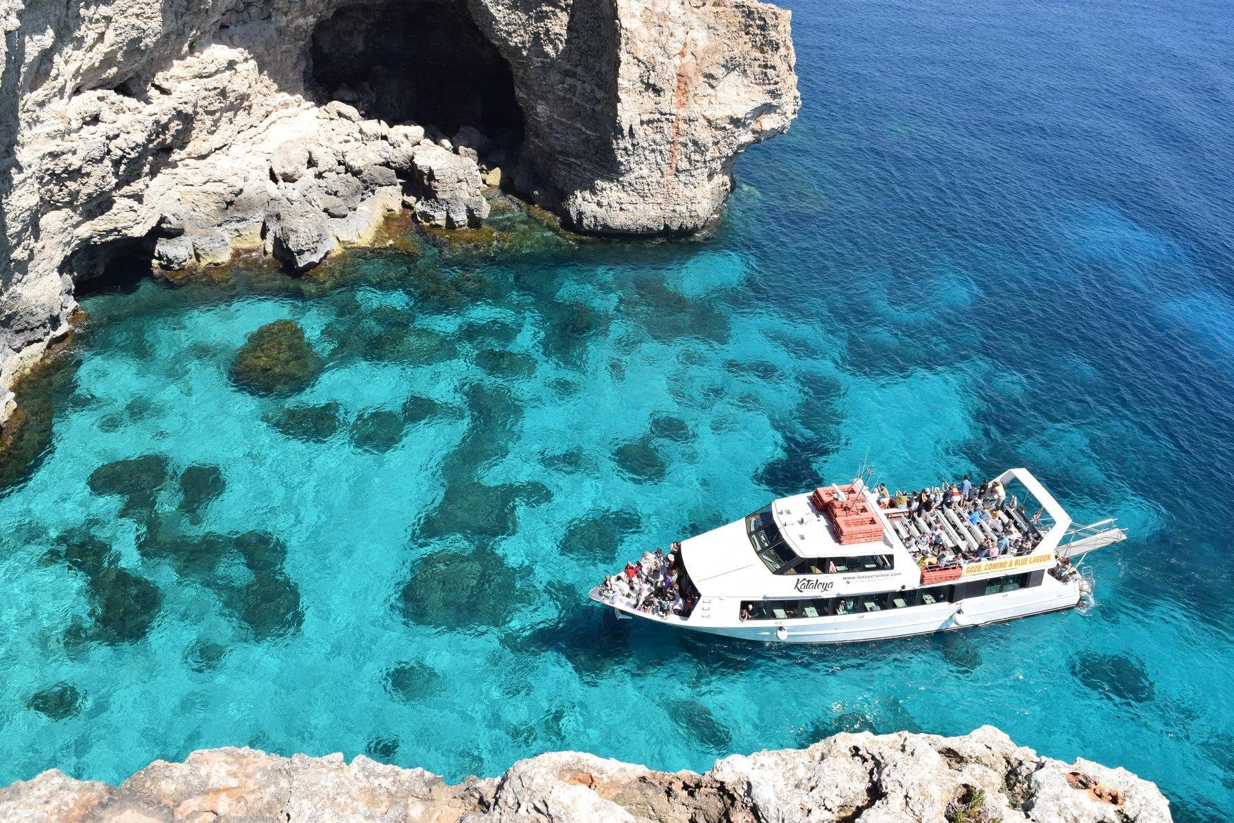 Comino, Crystal and Blue Lagoon Cruise from Sliema - photo 3