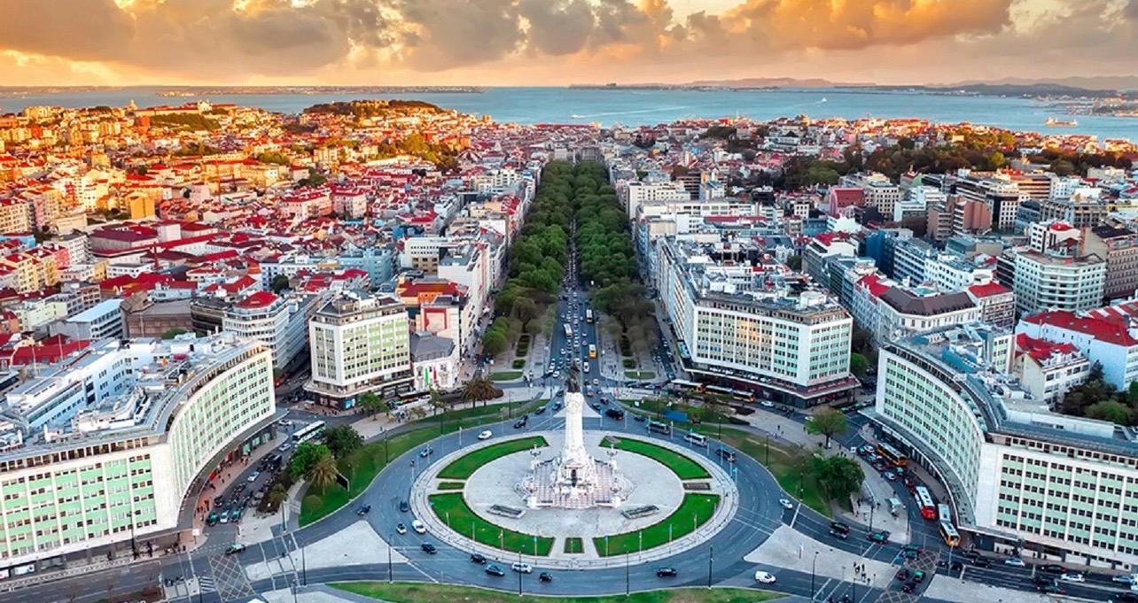 Lisbon Full-Day Private Tour: Top Sights, Viewpoints & Historic Districts - photo 3