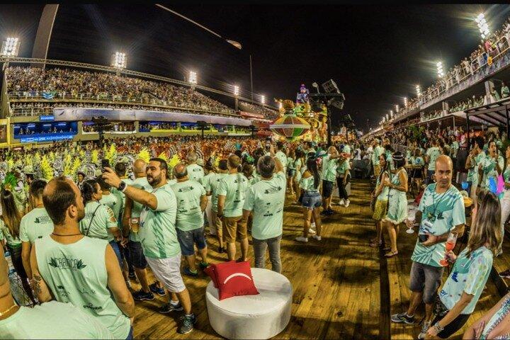 Rio Carnival Parade from a Prime Box – With Shuttle, Tour Guide, Food & Drink - photo 4