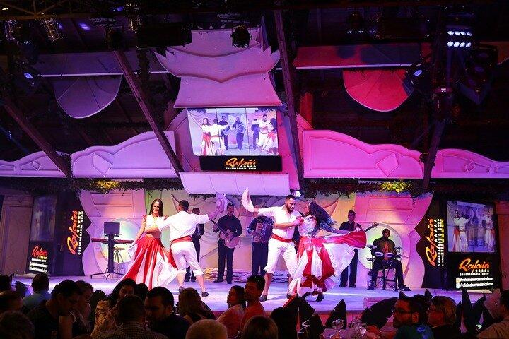 Foz: Private Guide & Transfer to Shared Dinner Show Experience - photo 4