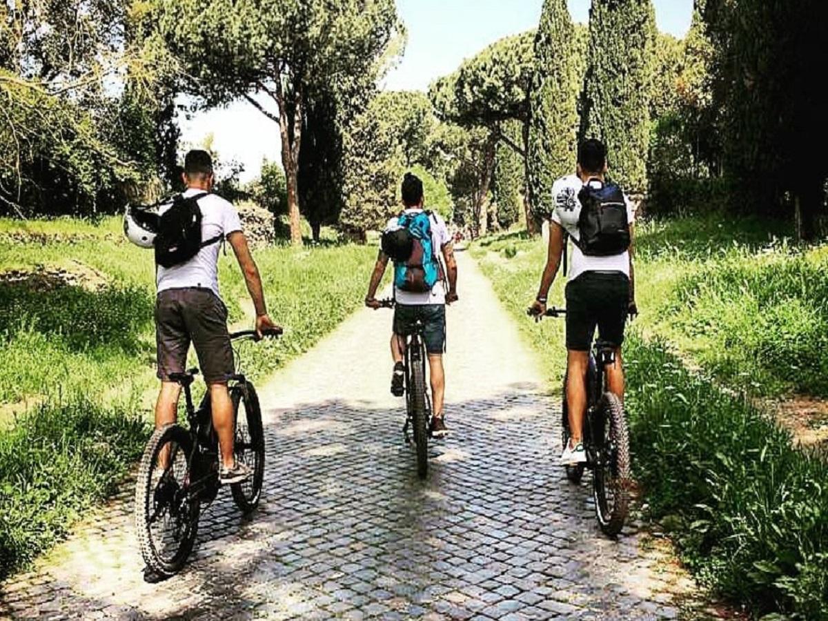 Appian Way Bike Tour with Park of the Aqueducts and the Roman Countryside - cover photo