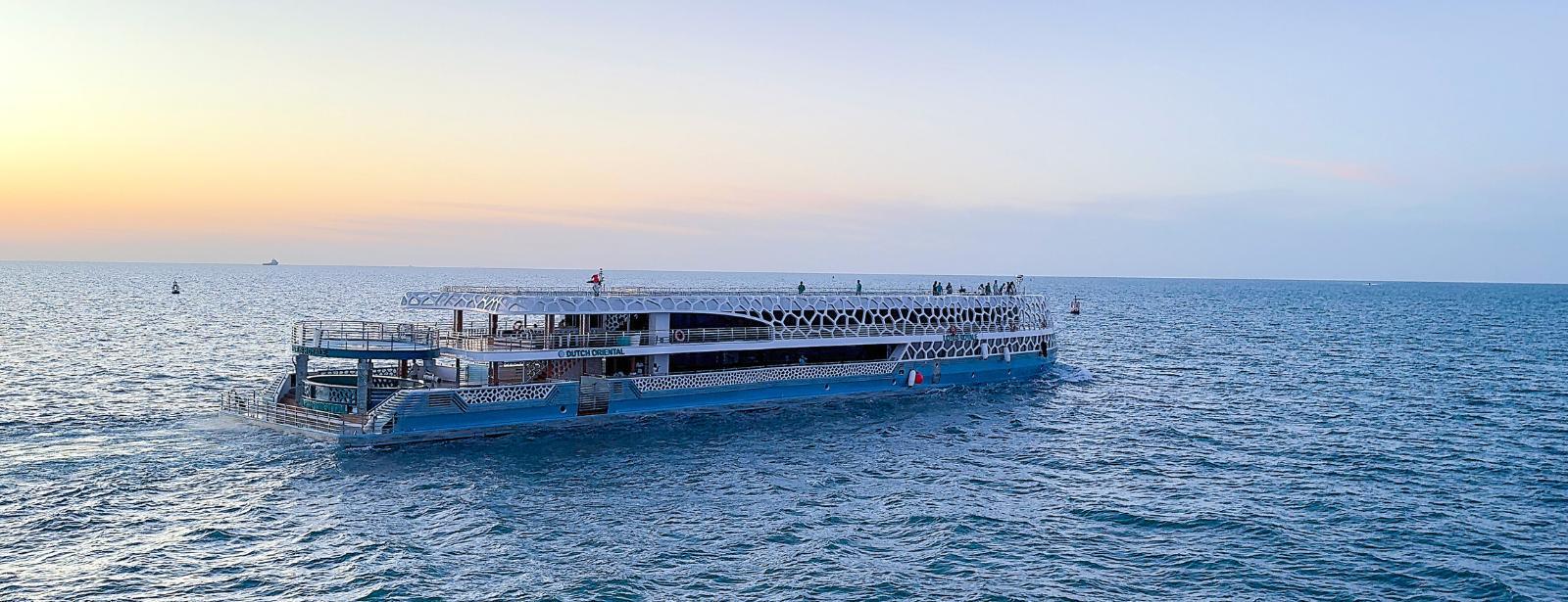 Dubai  Lotus Mega Yacht Dinner Cruise Tour with Private Transfers - photo 2