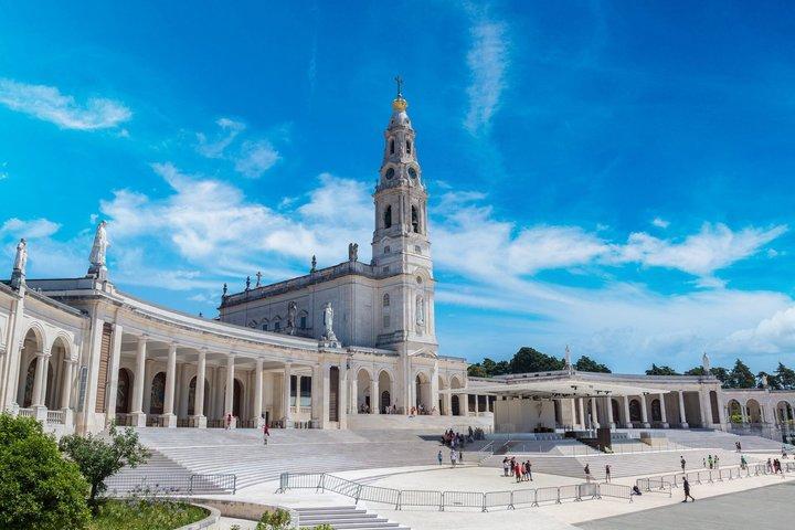 Fátima : History Behind the Apparitions – Small Group - cover photo