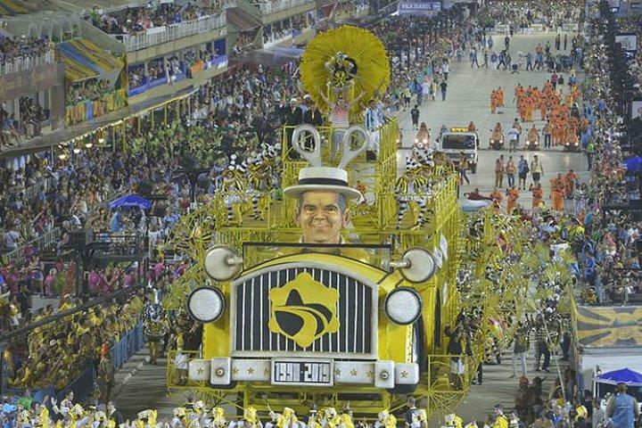 Rio Carnival Parade from a Prime Box – With Shuttle, Tour Guide, Food & Drink - photo 5