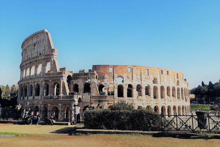 Rome Icons Private Tour: Colosseum & Vatican, Lunch & Luxury Cars - photo 5