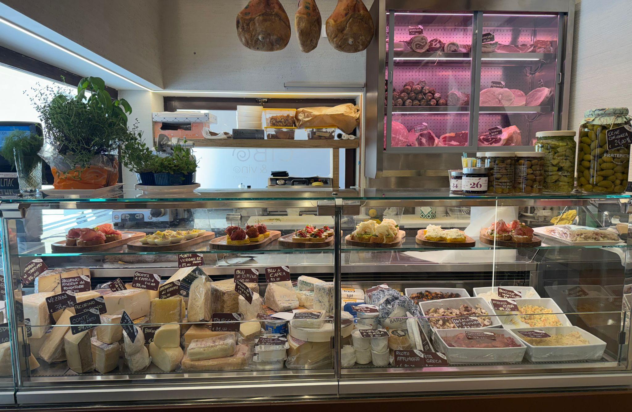Wine Tasting with Local Food Board Pairing in Venice - photo 4