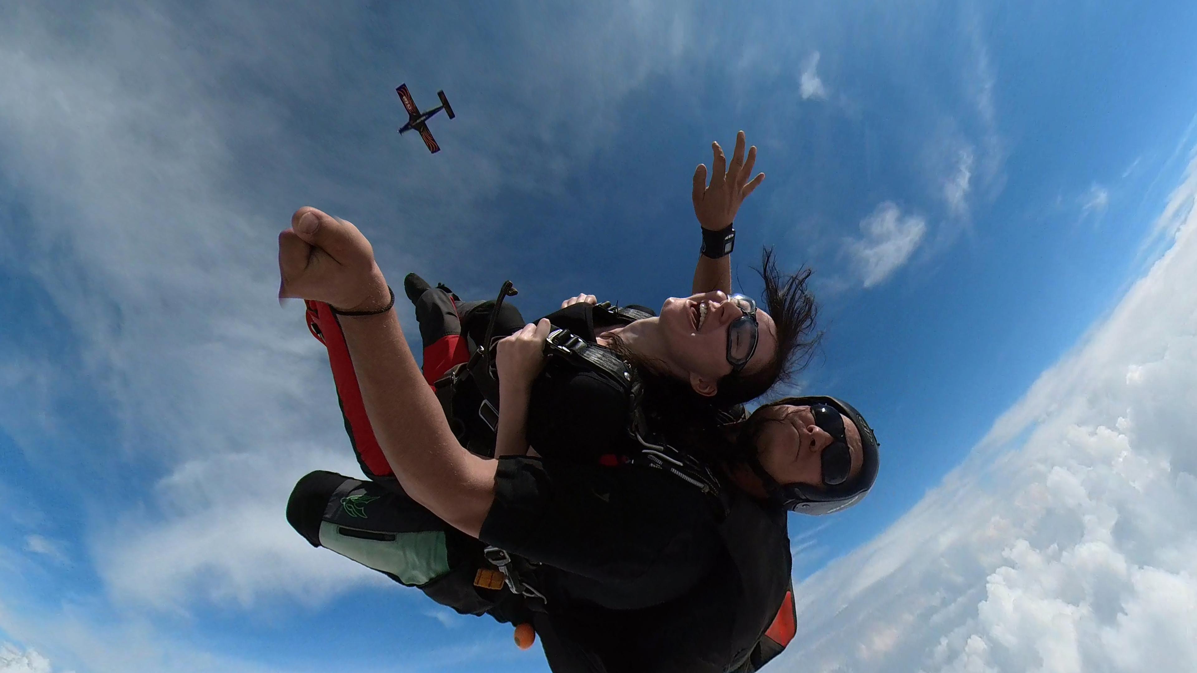 Tandem Skydive Hungary. Altitude: 14.000ft - photo 3