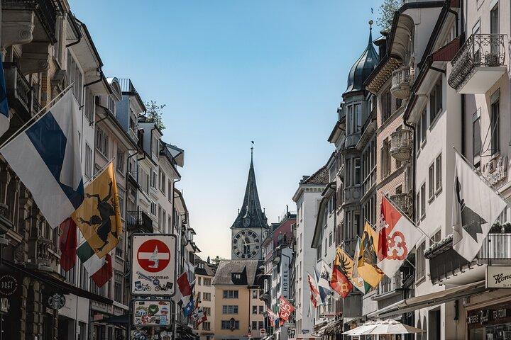 Zurich 360° City Walk Tour Including Hidden Spots - photo 5