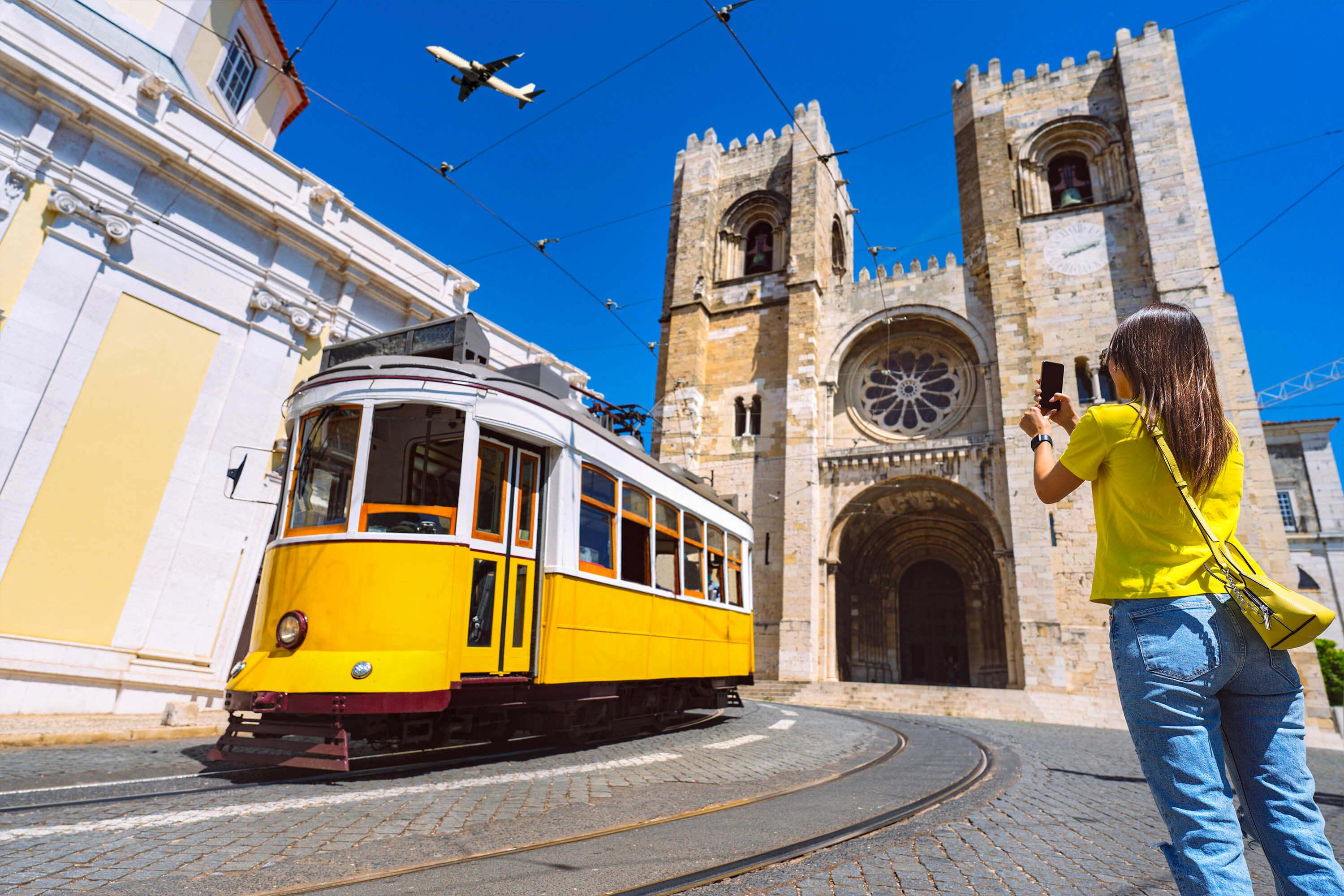 Lisbon: City Tour with Audio Guide - photo 3