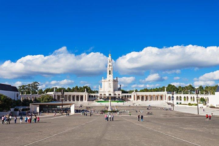 Fátima : History Behind the Apparitions – Small Group - photo 4