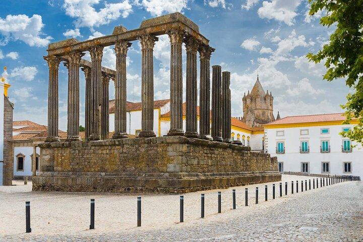 Évora : Love at First Sight – Private Walking Tour with a Local - photo 2