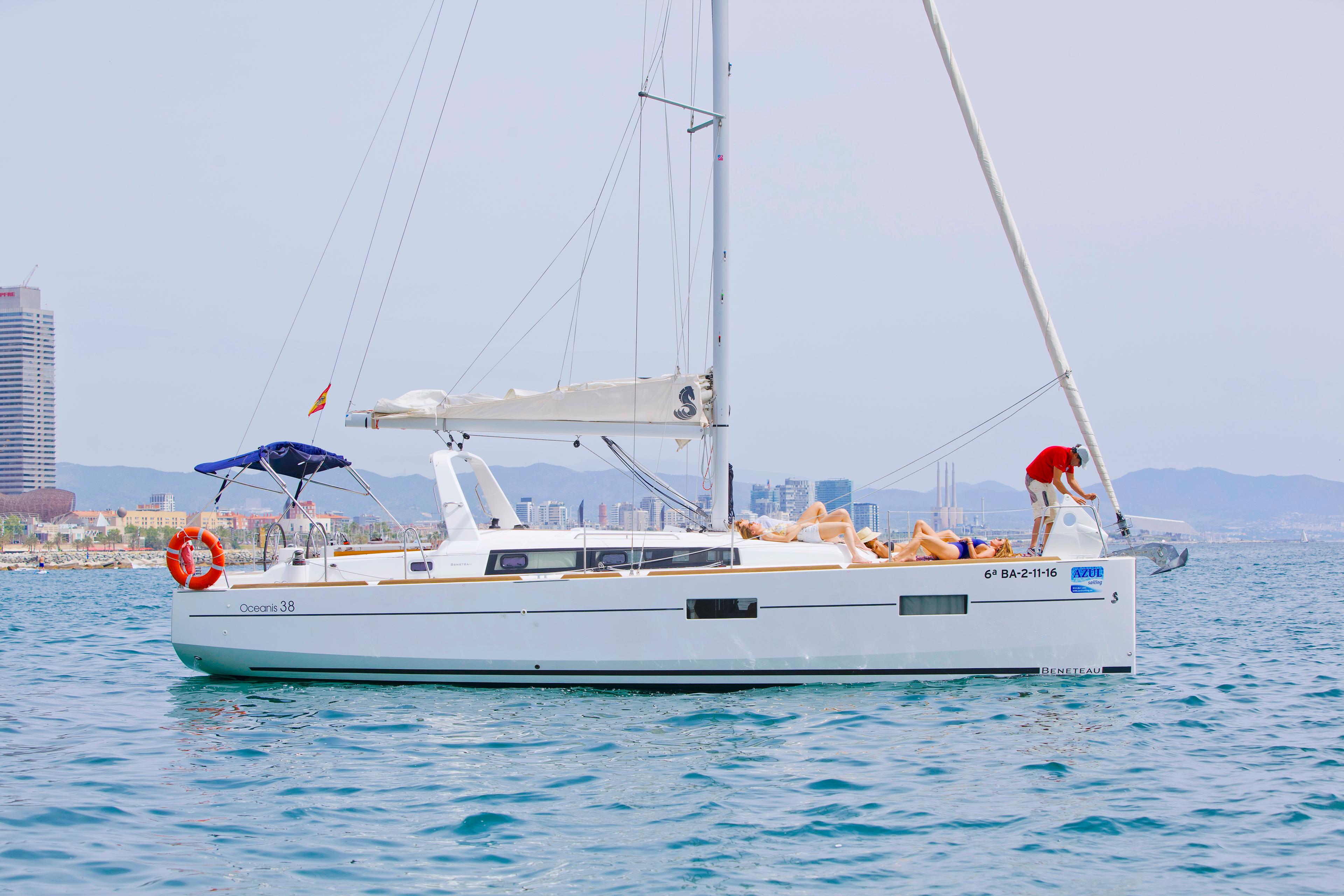 1h Refreshing Sailing Tour in Barcelona with Open Bar & Snacks  - photo 5