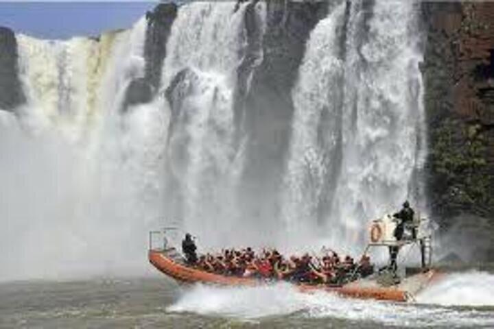 Shared Group: Brazilian Falls with Boat Tour and Tickets Included - photo 4