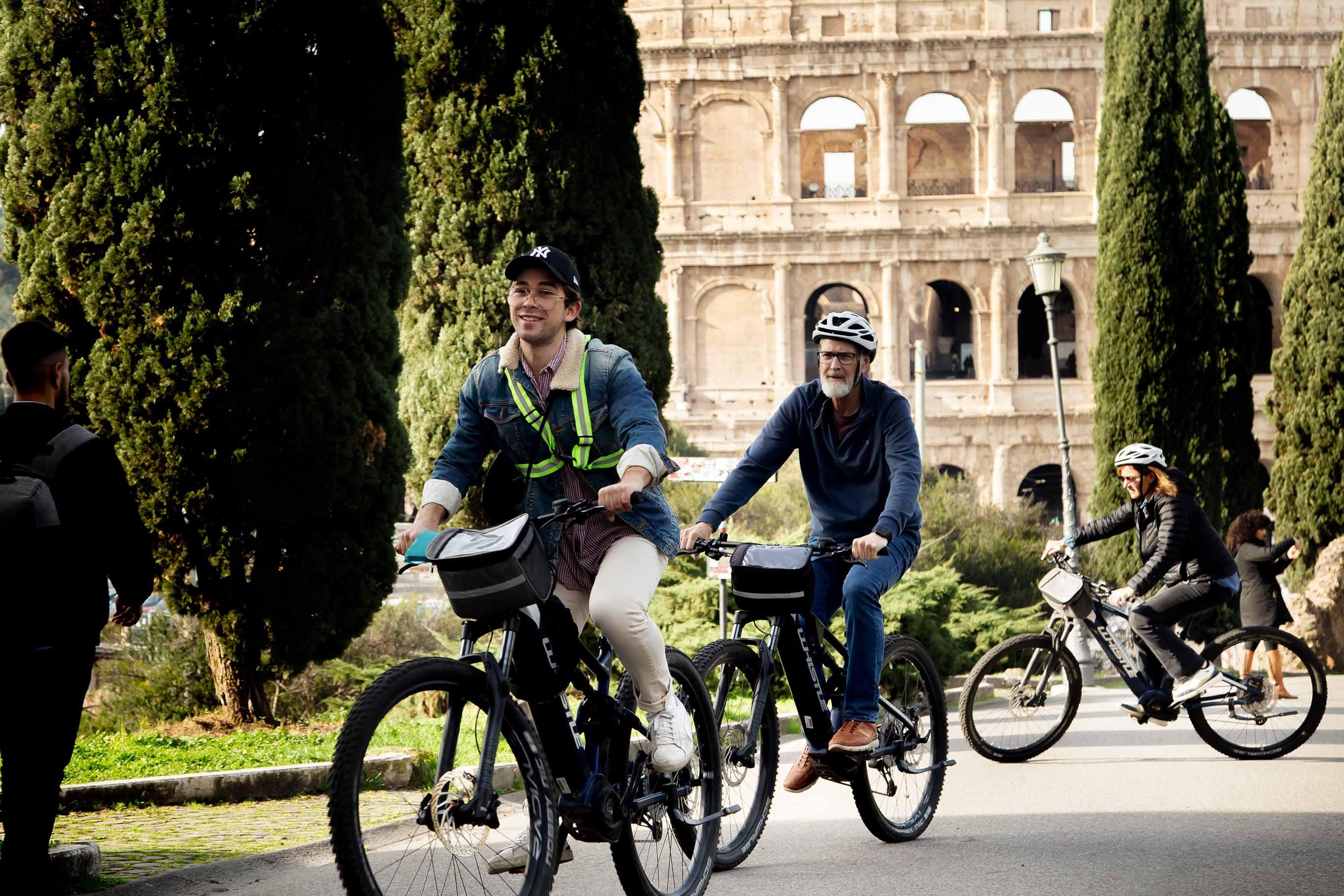 HALF-DAY WOW: Rome Highlights Bike Tour, Lunch & Colosseum Entrance - cover photo
