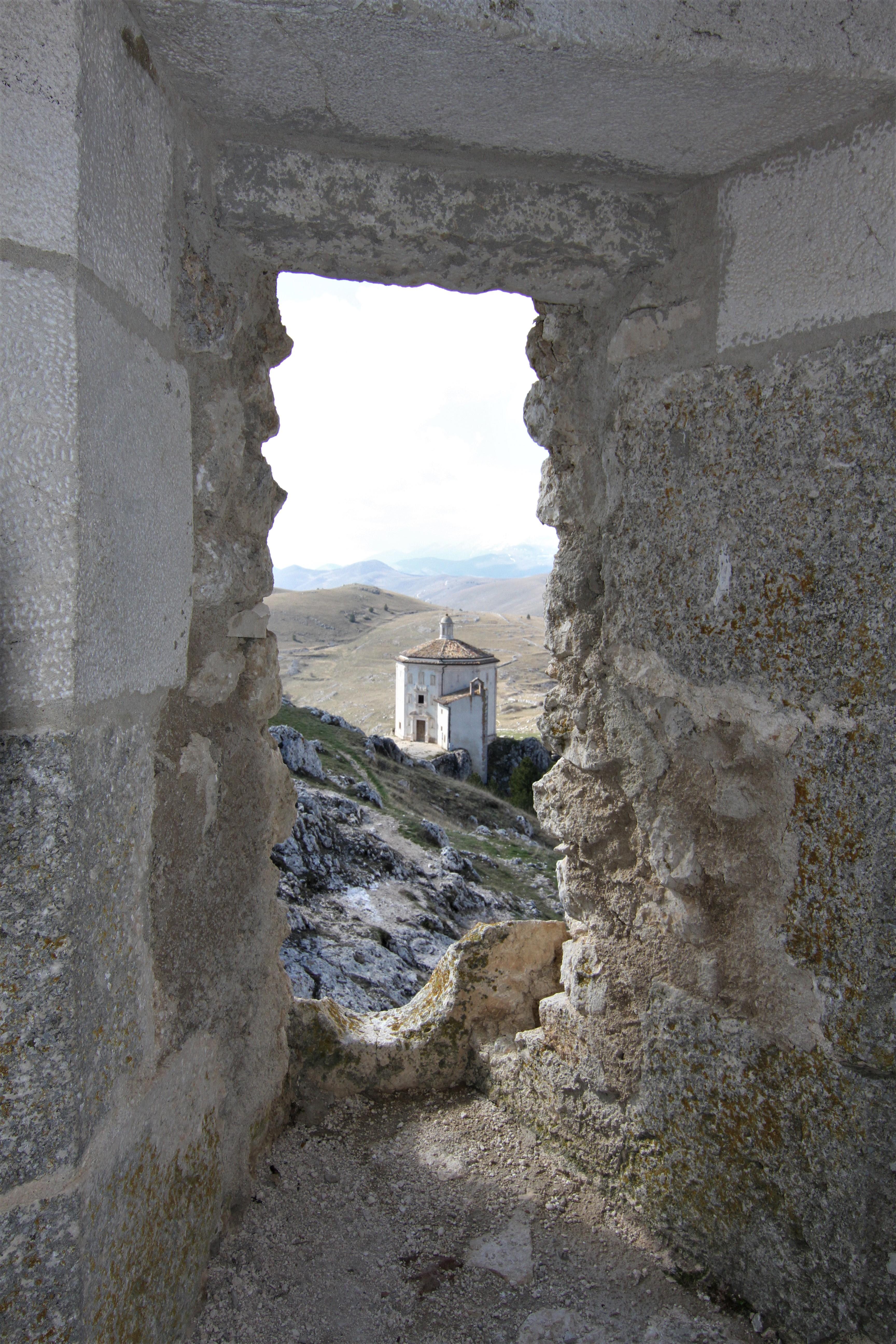 Discover medieval Abruzzo: Rocca Calascio Castle and Santo Stefano di Sessanio with typical Abruzzo lunch. - photo 4