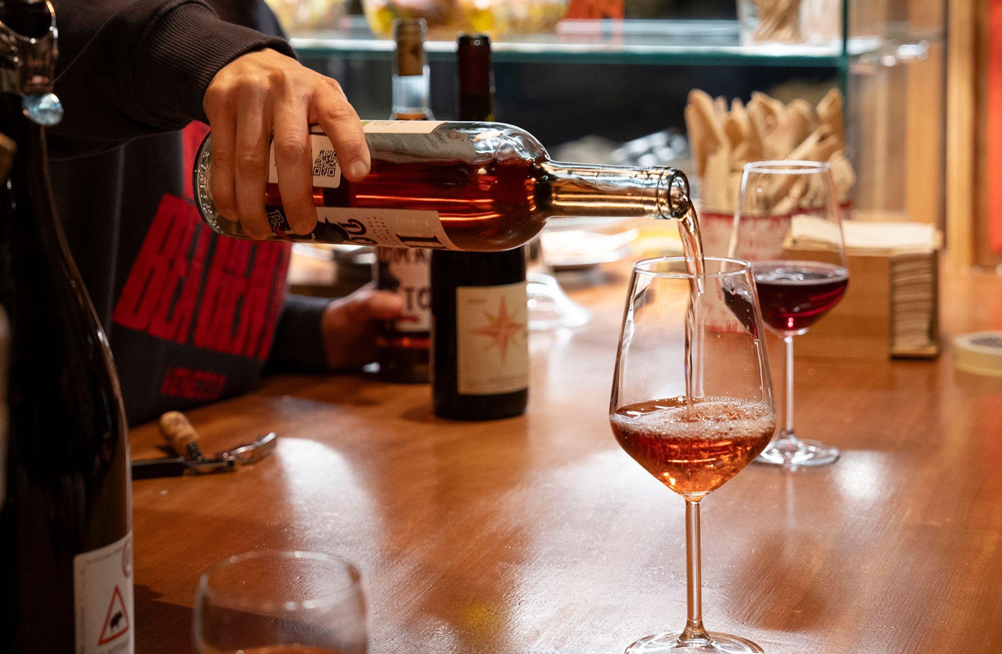 Luxury Natural Wine Tasting with Cicchetti (Tapas) in Venice - photo 4