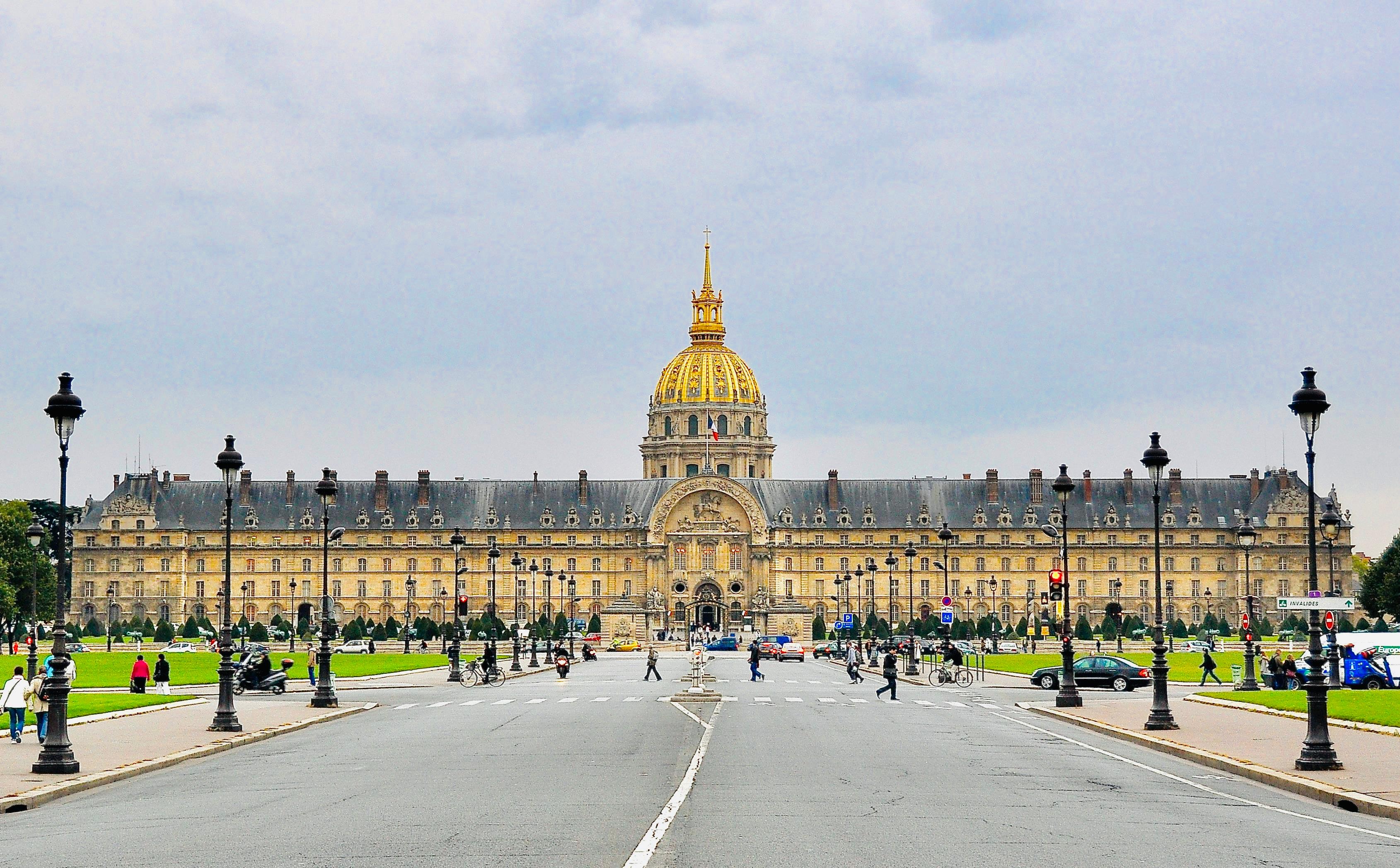 Paris: Napoleon's Tomb & Les Invalides Small Group Tour - photo 2
