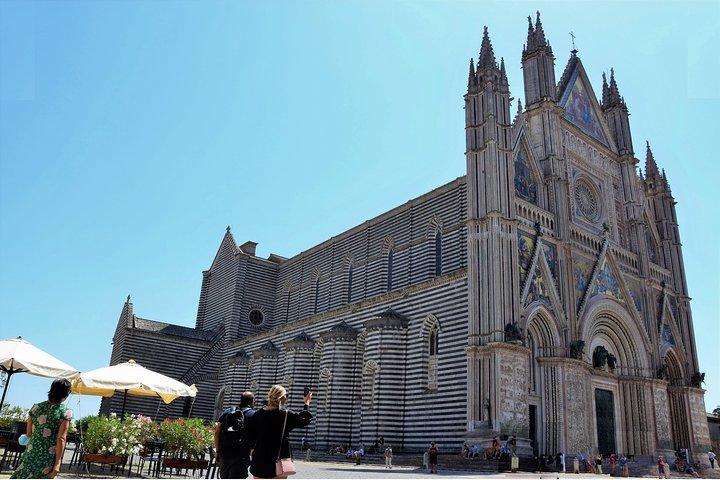 Rome to Orvieto: Basilica, Well, Underground tour + Wine Tasting  - photo 4