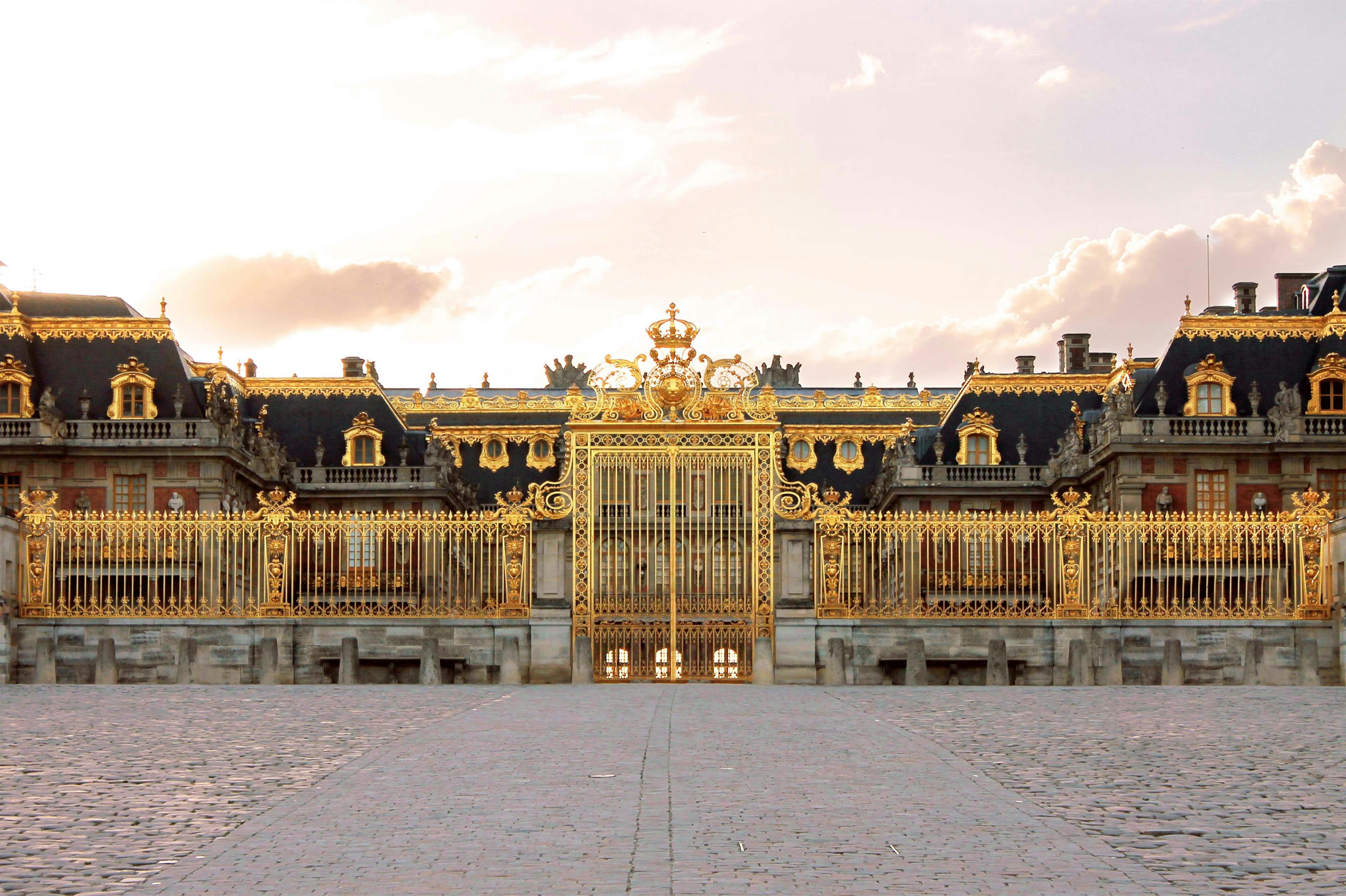 Versailles: French Breakfast, Royal Palace & Gardens - cover photo