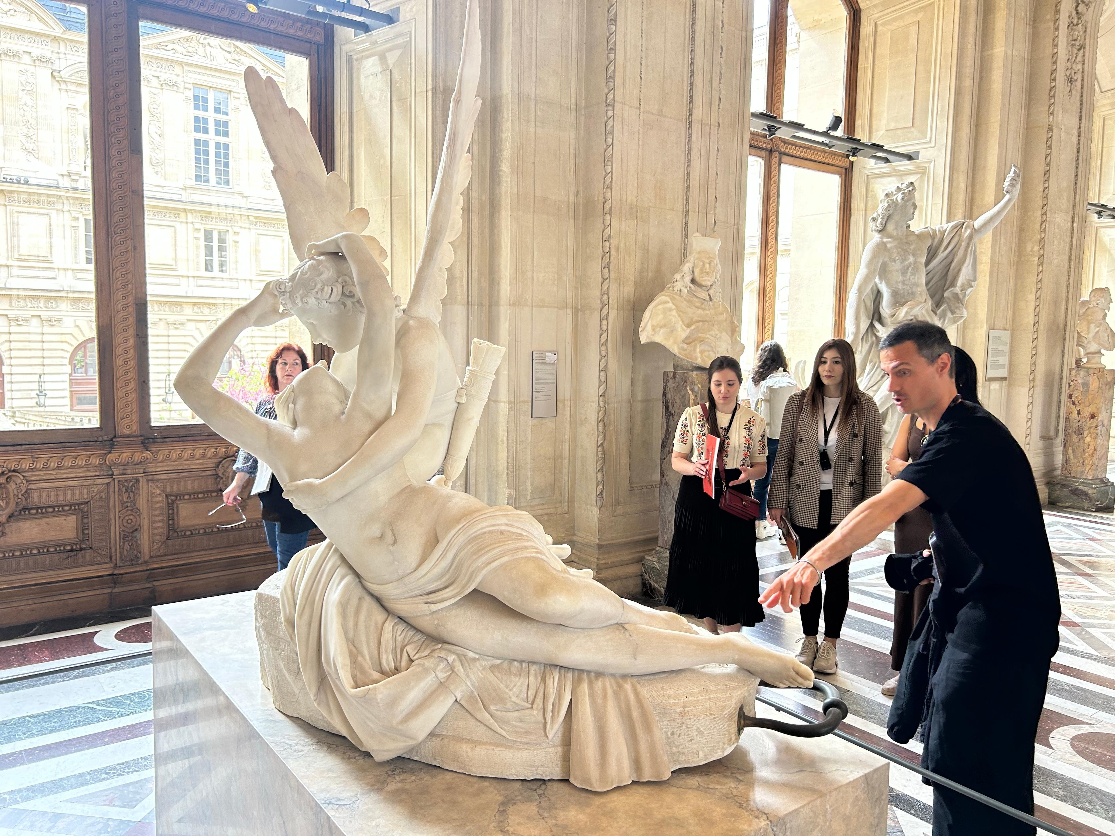 Paris: Louvre Museum Semi-Private Tour | Skip the Line | Max 6 - photo 5