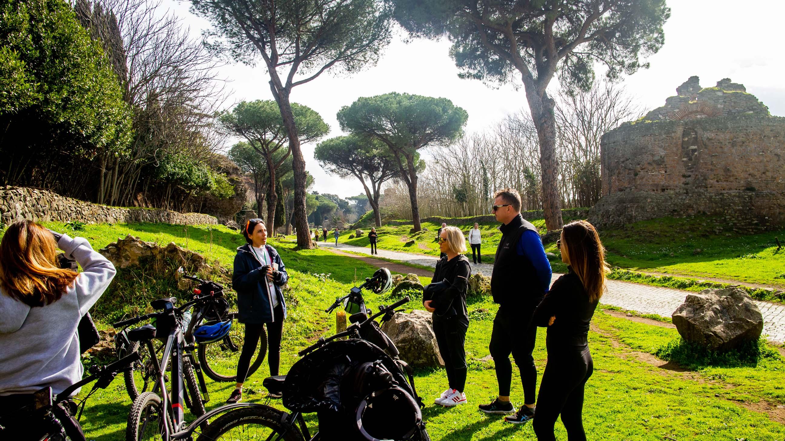 One-Day WOW Private Experience with Biking, Lunch, Golf Cart Tour, VIP Colosseum Access and Rooftop Aperitivo - photo 3