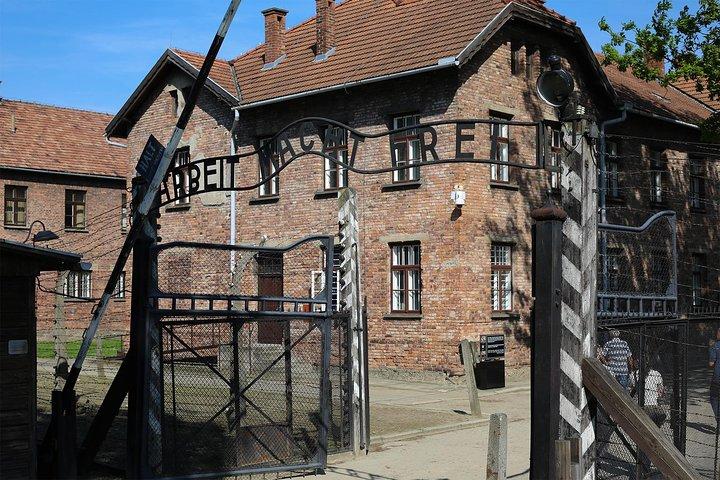 Auschwitz Birkenau: Live-Guided Tour with Transportation and Hotel Pickup - photo 2