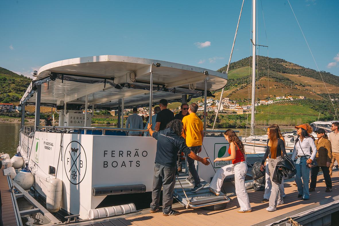 Douro Sunset Experience - Panoramic Tour in the Douro Valley with Music and Open Wine Bar - photo 5