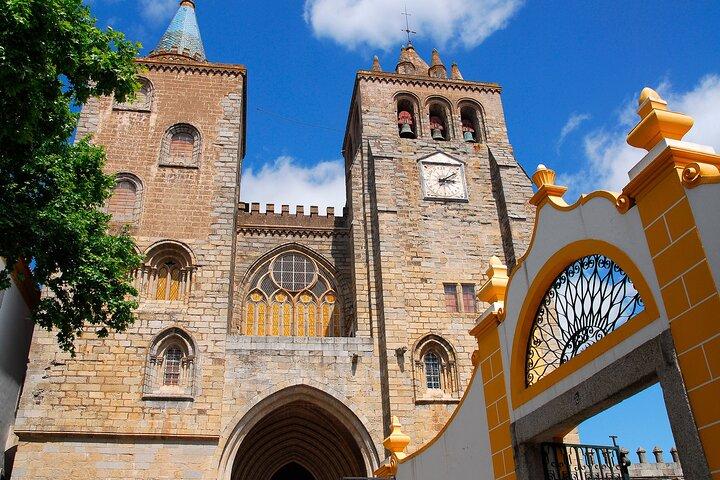 Évora : Love at First Sight – Private Walking Tour with a Local - photo 3