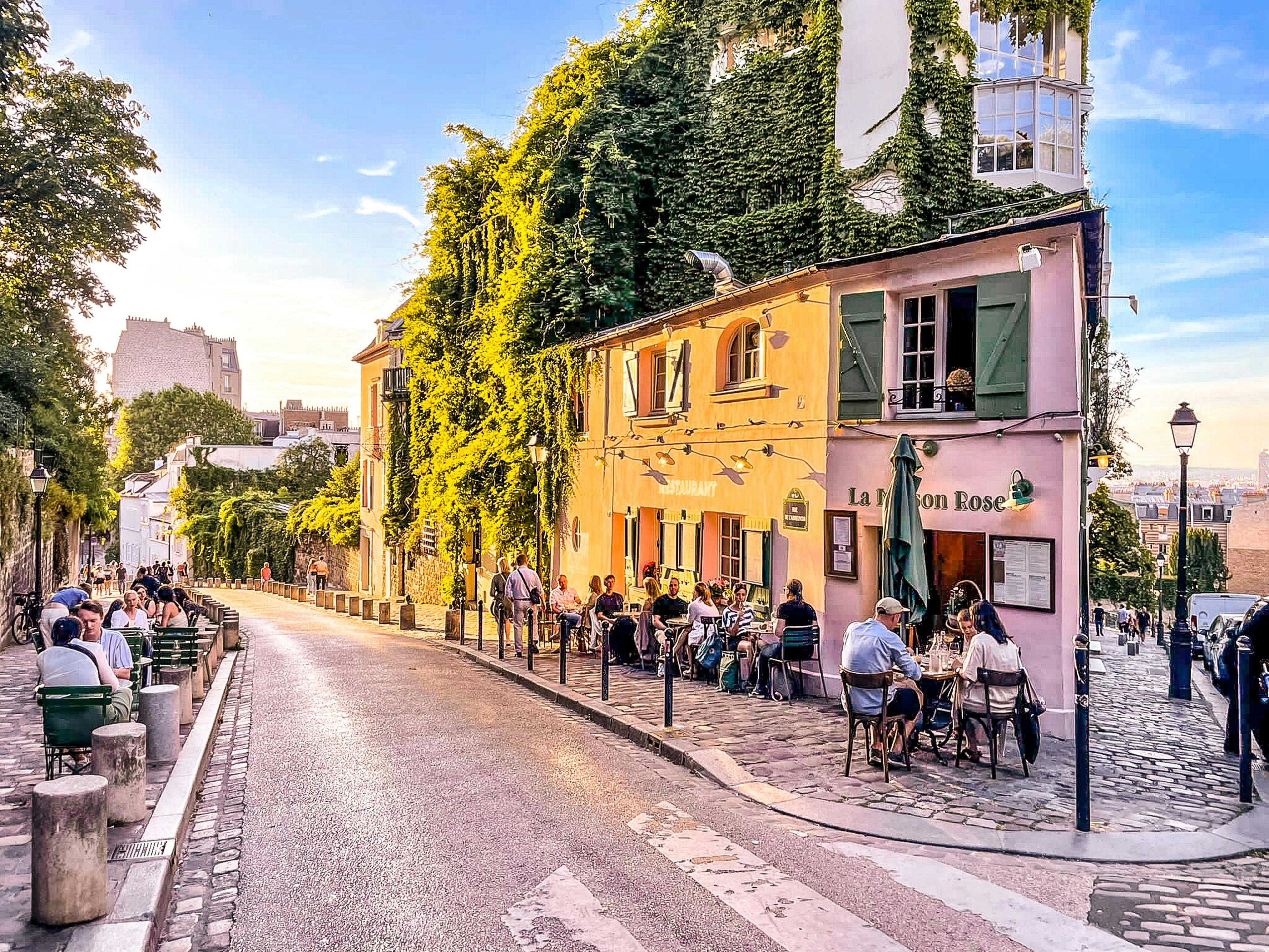 Paris: Montmartre Walking Tour with Wine, Cheese and Charcuterie Tasting - photo 2