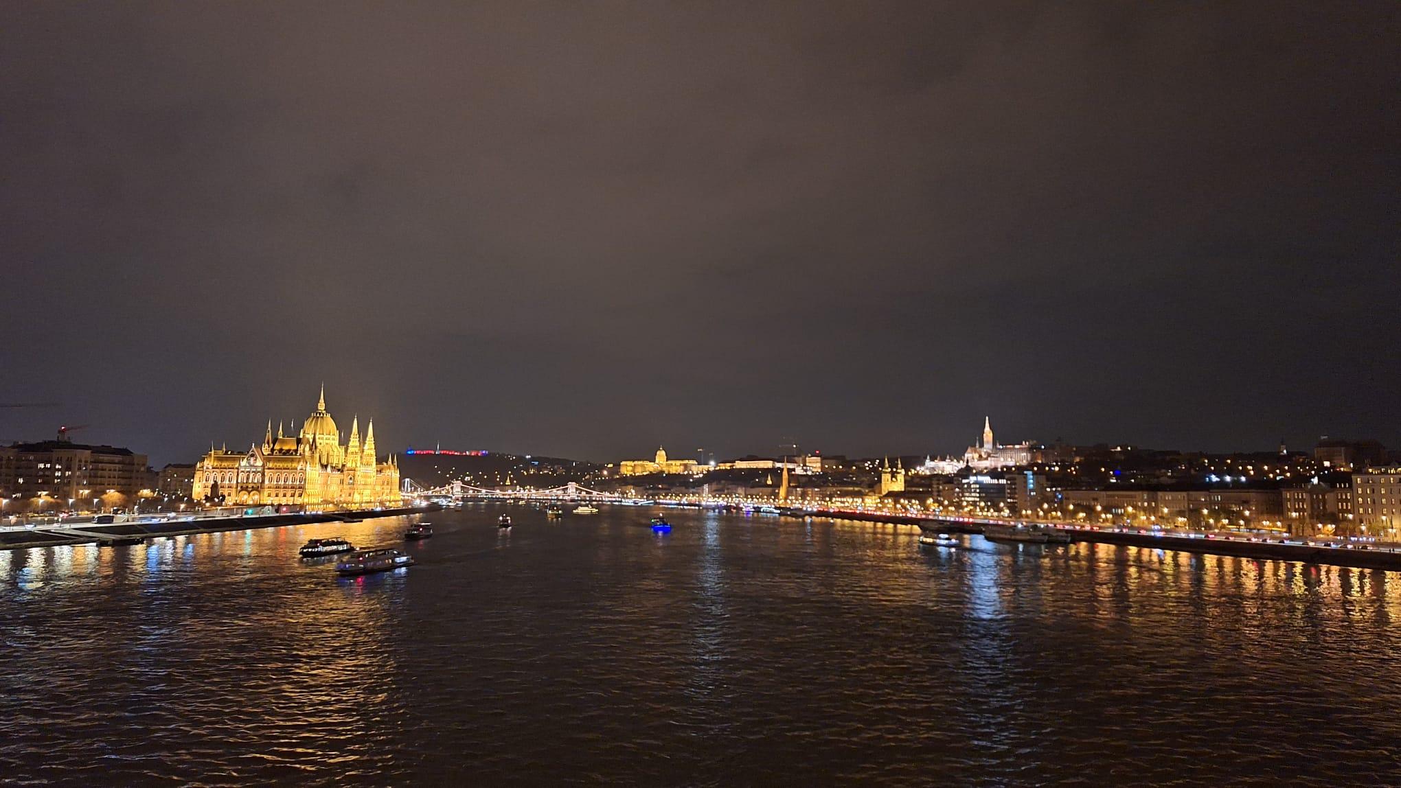 Budapest Sightseeing Day and Night | Private Car Tour With A - photo 3